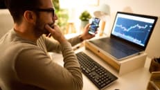 Stock Broker Article Image