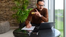 How Does Credit Card Interest Work? Learn How To Calculate (And Avoid) This Expense