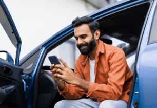 A man learning about different ways to get car insurance without a driver's licence.