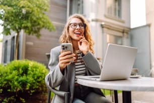 How to Set SMART Financial Goals That Stick