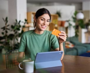 How Do Credit Cards Work? A Beginner’s Guide to Smart Spending