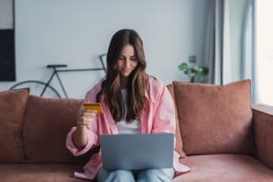 Flat-Rate vs. Bonus Category Cards: Which Is Right for You?