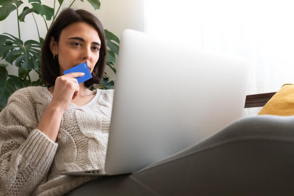 Credit Card Red Flags: Warning Signs You Shouldn’t Ignore