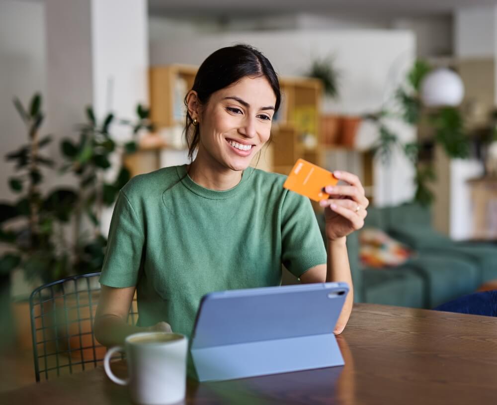 How Do Credit Cards Work? A Beginner’s Guide to Smart Spending