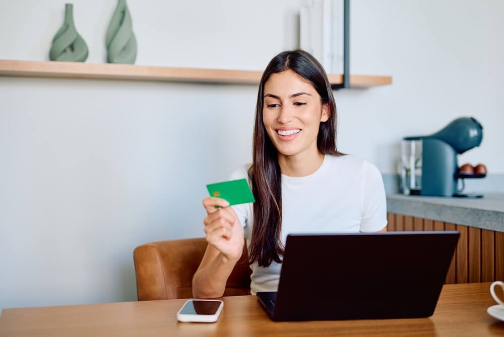 Business Credit Cards for Solopreneurs and Freelancers: What You Need to Know